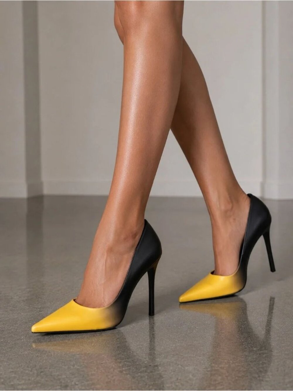 AZALEA WANG Morisot Pointed Toe Stiletto Heels Pumps Sz 8 Yellow Black Ombre NEW